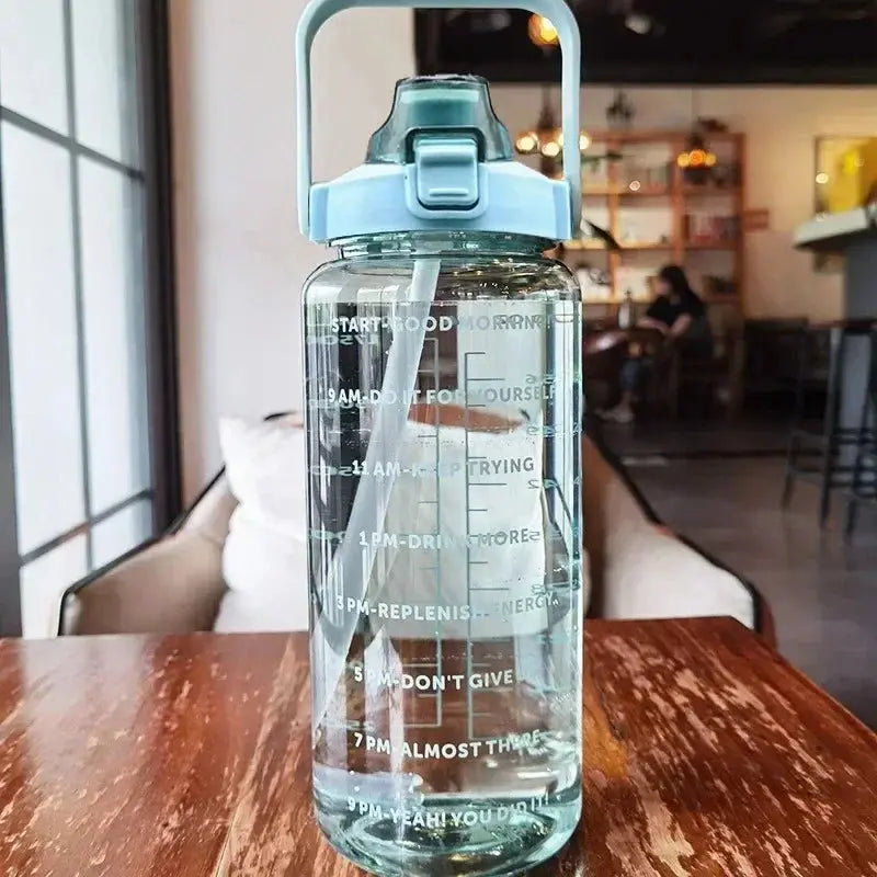 Botella de Agua de 2 L con Pajita, Asa y Marcadores Horarios para Deporte y Oficina