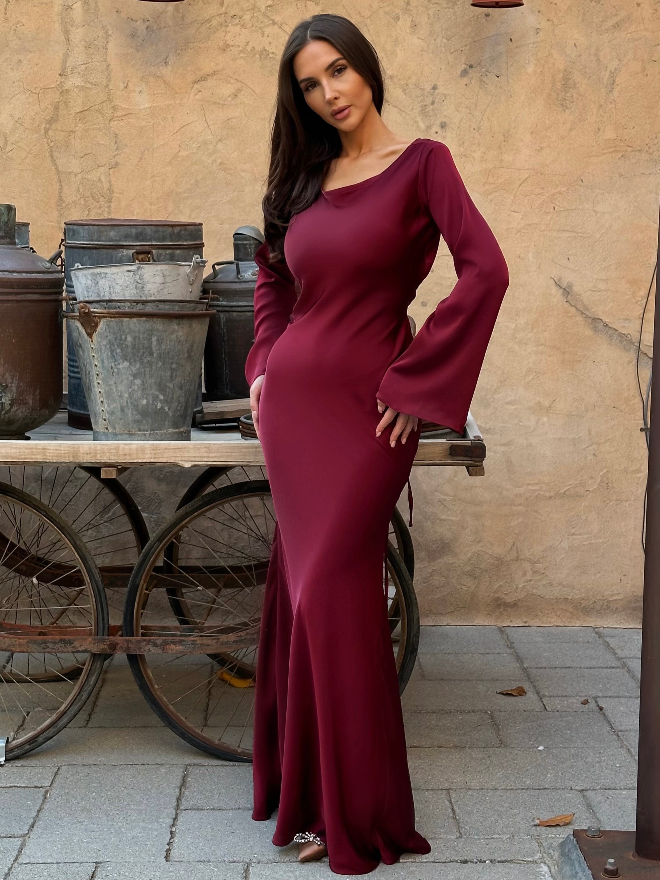 Vestido Maxi Volante de Manga Larga para Mujer | Elegancia Sin Esfuerzo