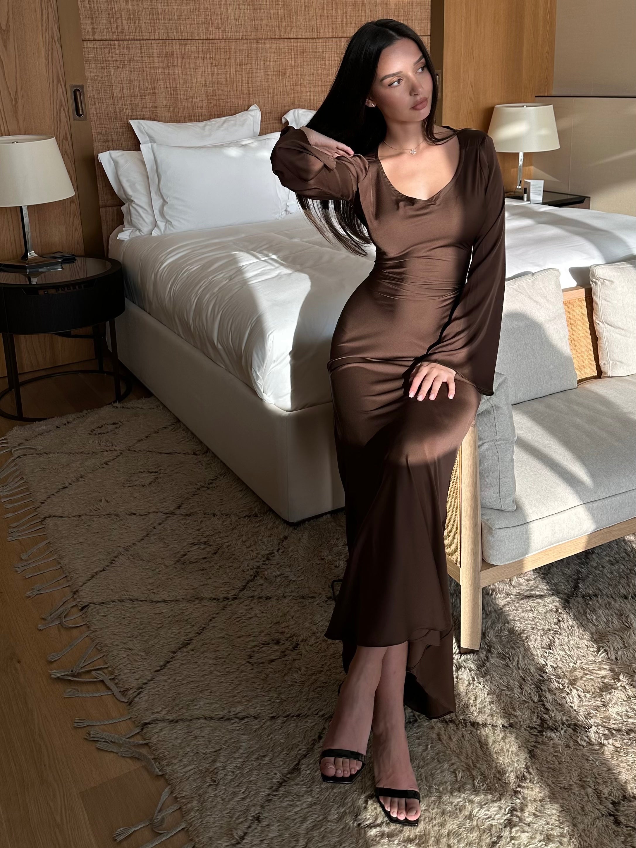 Vestido Maxi Volante de Manga Larga para Mujer | Elegancia Sin Esfuerzo