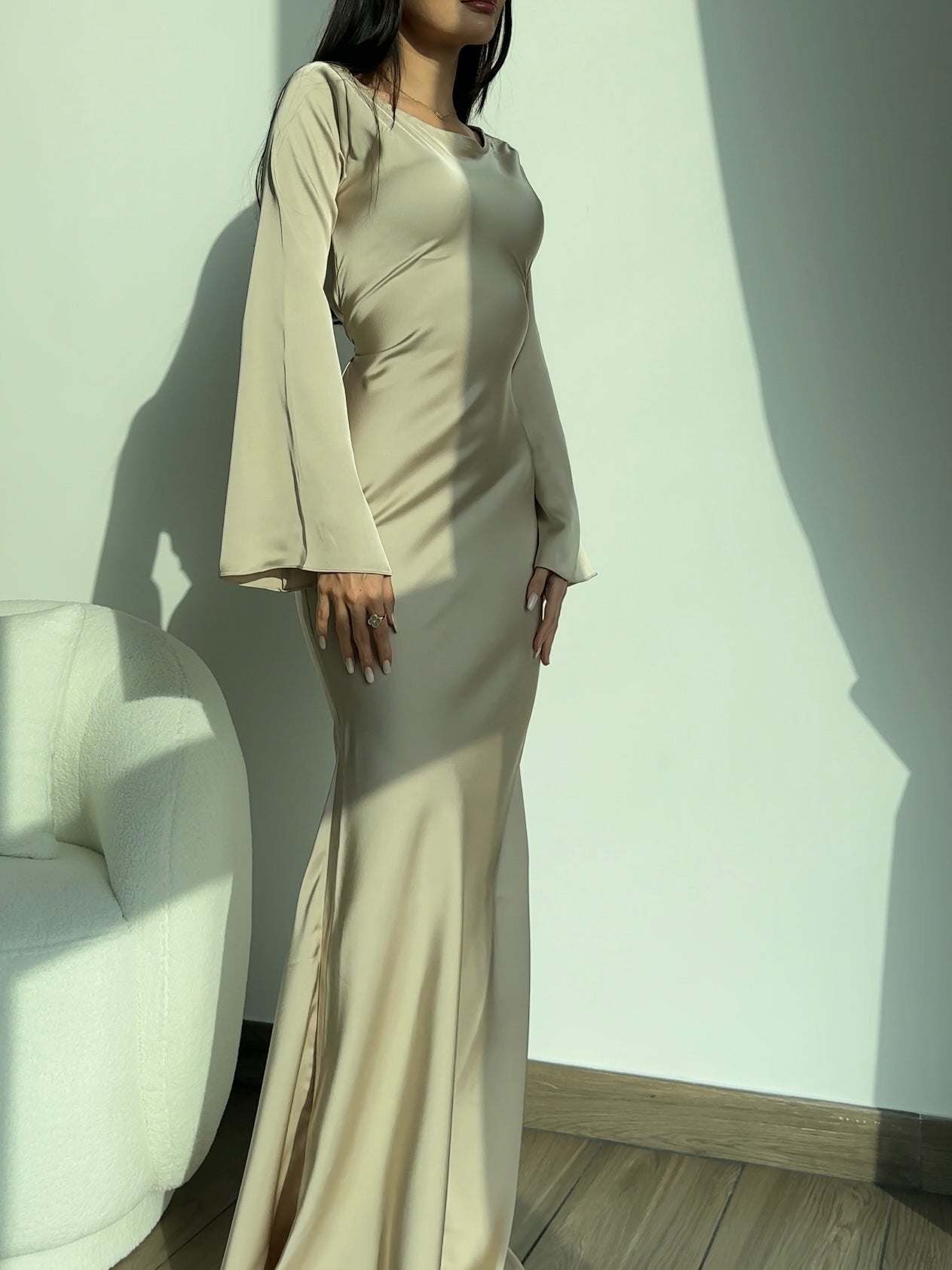 Vestido Maxi Volante de Manga Larga para Mujer | Elegancia Sin Esfuerzo