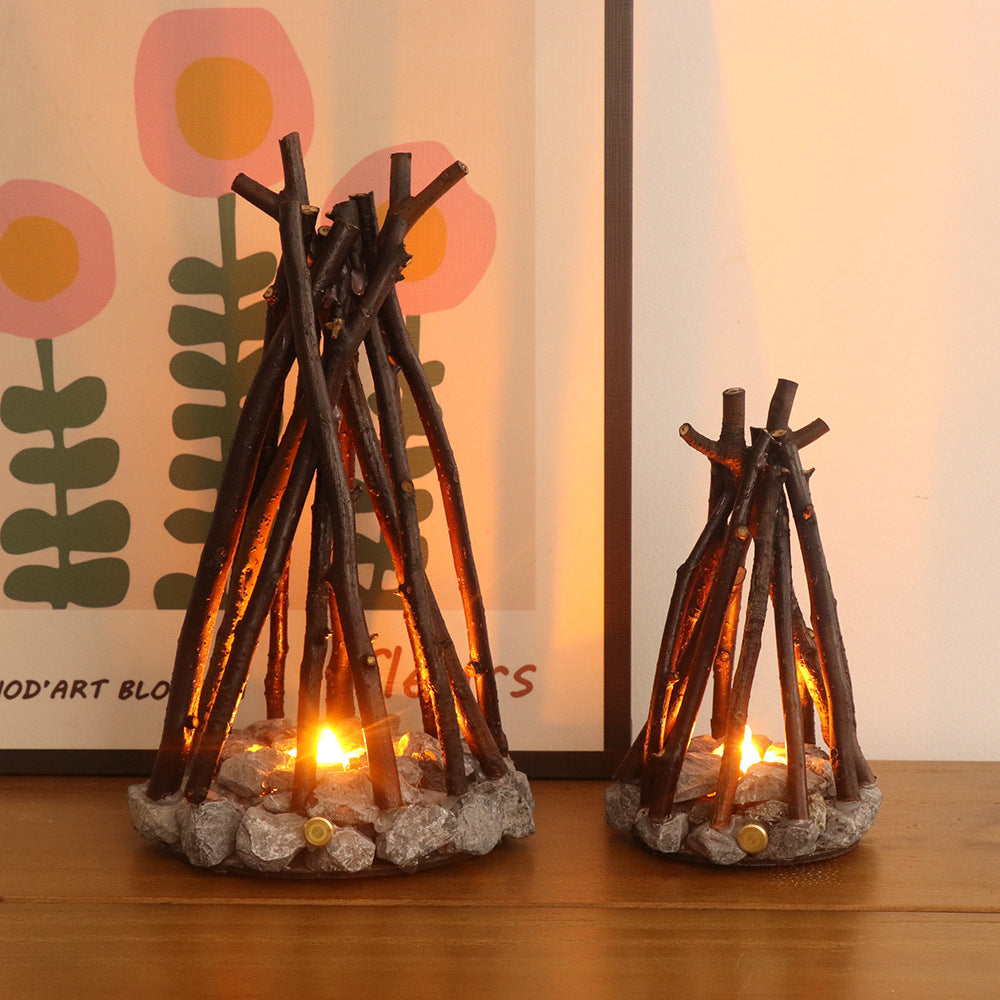 Lampe décorative LED de table en forme de feu de camp avec lumière chaude