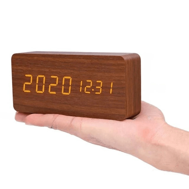 WoodSense Reloj de Madera LED – Controlado por Voz y Estiloso para Cualquier Espacio