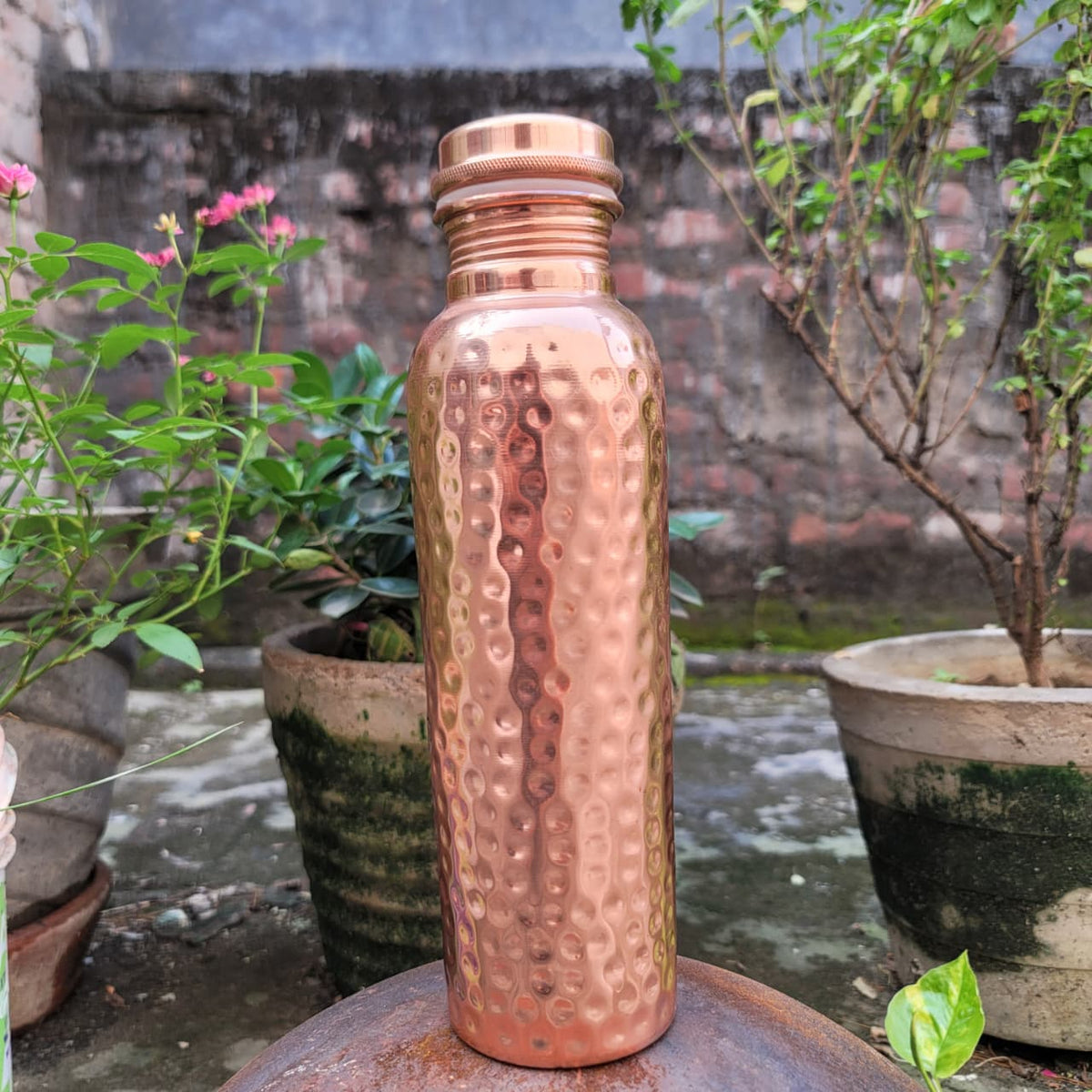 Botella de Agua de Cobre Martillado 800 ml Sin Fugas y Duradera