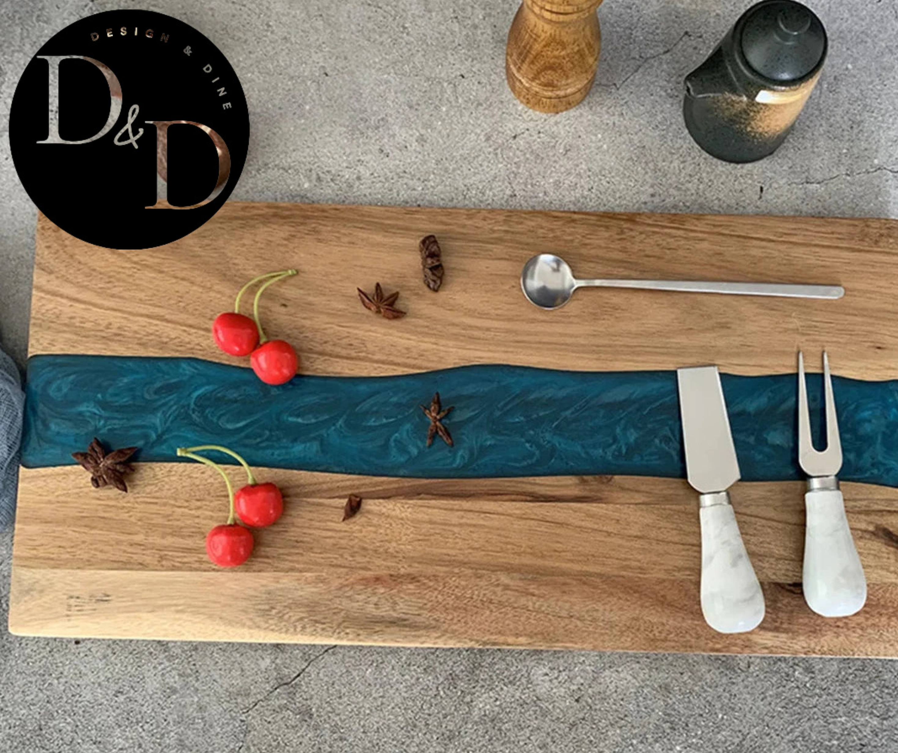 Tabla de madera y resina artesanal