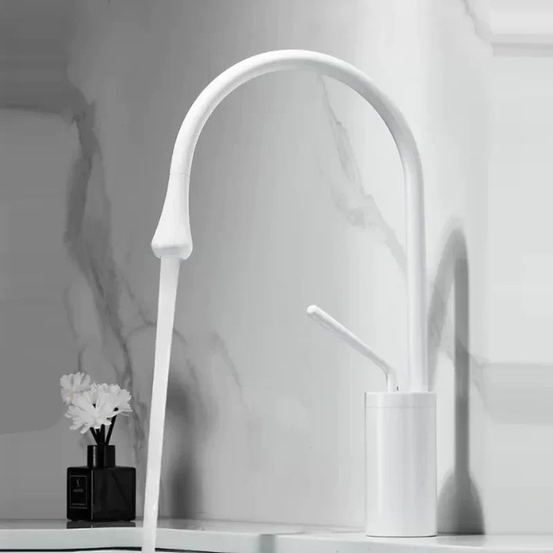 Clévoris | Grifo Giratorio – Cuello de Cisne & Acabado Premium
