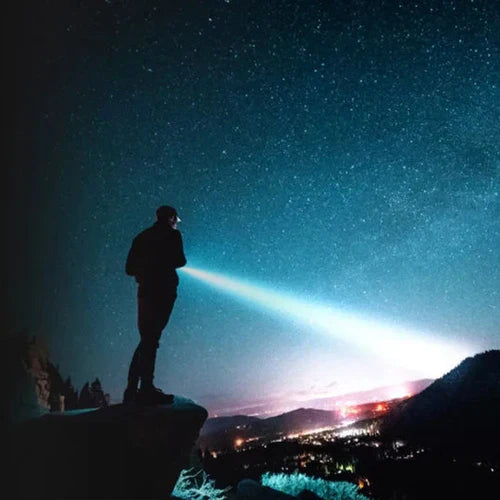 LaserMax Flash – Linterna táctica recargable de 10 000 lúmenes