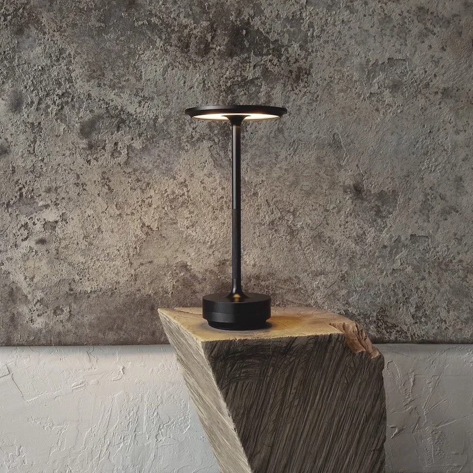 Rétalis | Lámpara de Mesa Inalámbrica – Diseño Atemporal y Luz Regulable