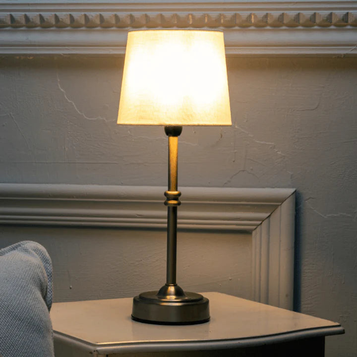 Lámpara de Mesa LED con Pantalla de Tela Inalámbrica