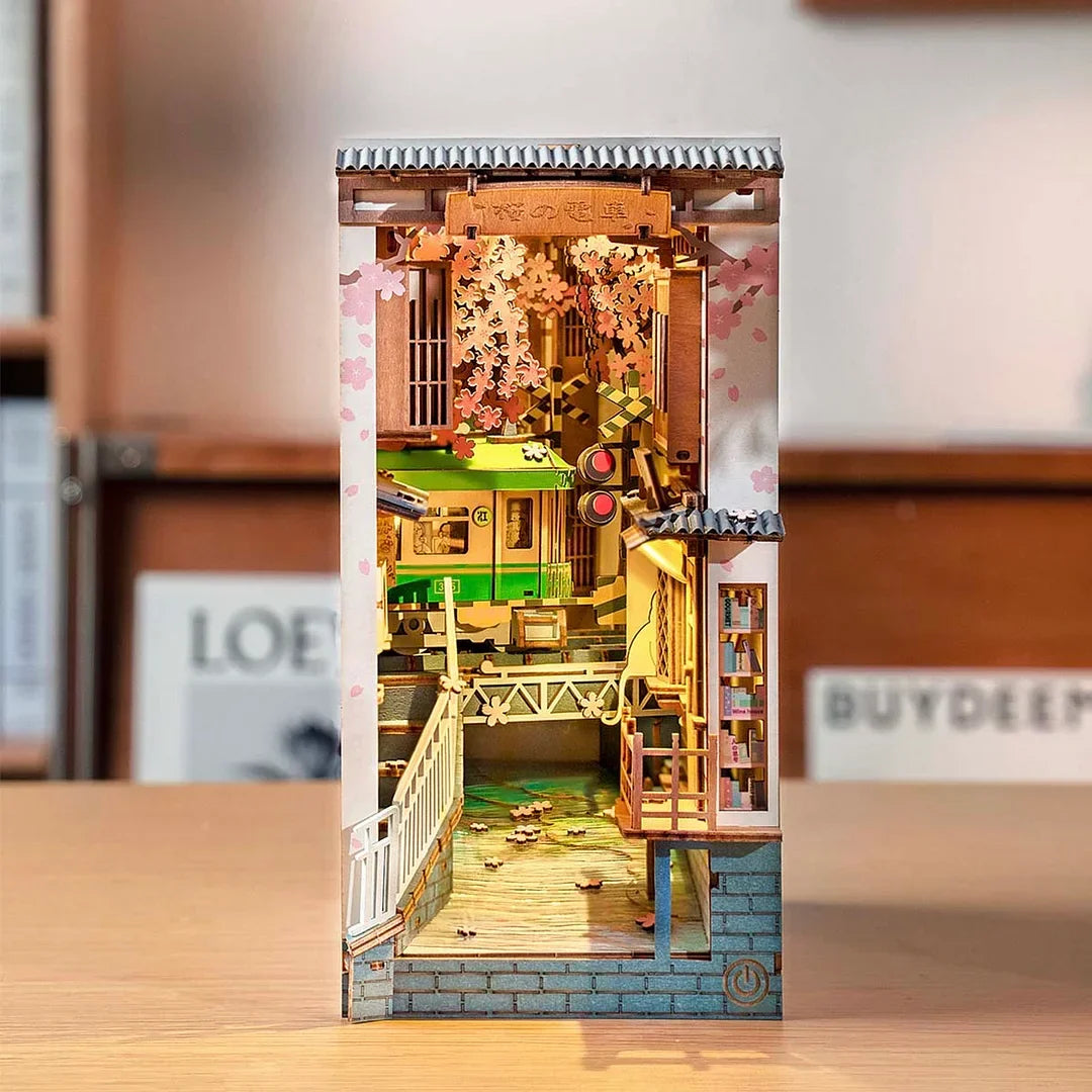 Maqueta Book Nook DIY Sakura Densya de 340 piezas con luz LED