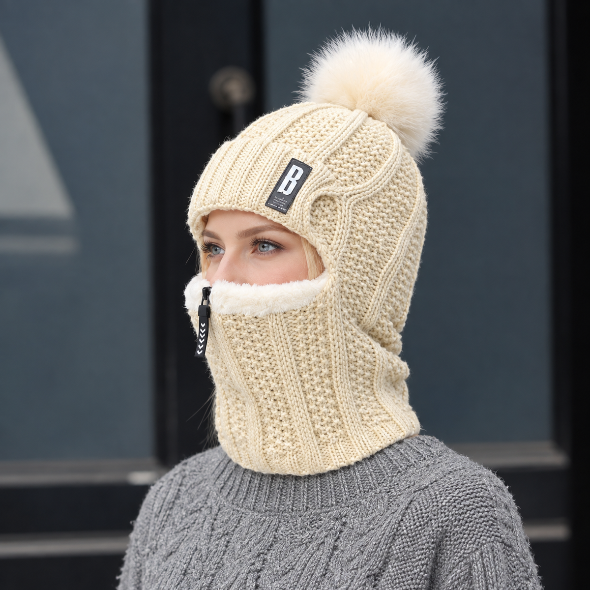 Gorro de punto para mujer con cuello integrado y pompón