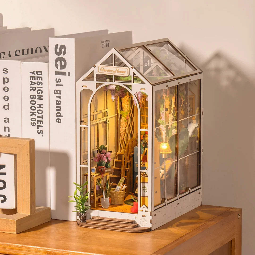 Maqueta Book Nook DIY Greenhouse de 176 piezas con luz LED