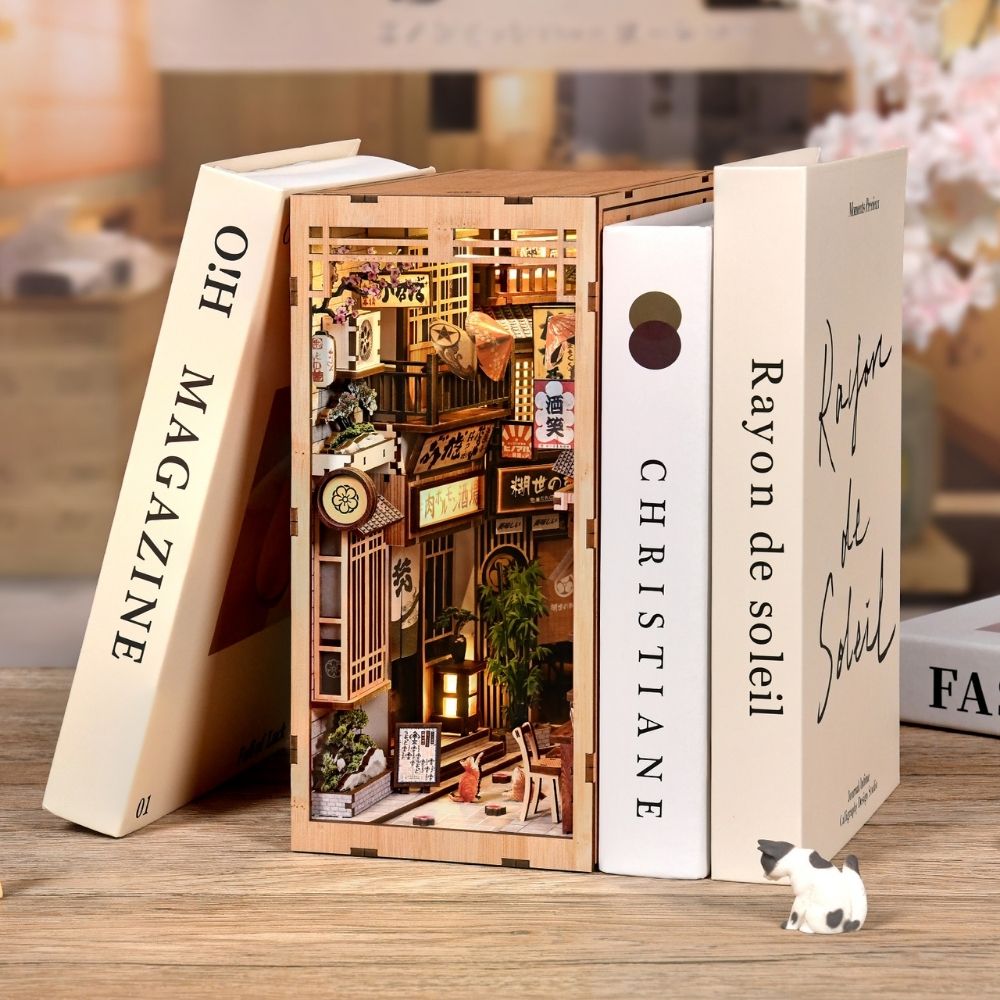 Maquette Book Nook DIY ruelle japonaise avec chats de 280 pièces et éclairage LED