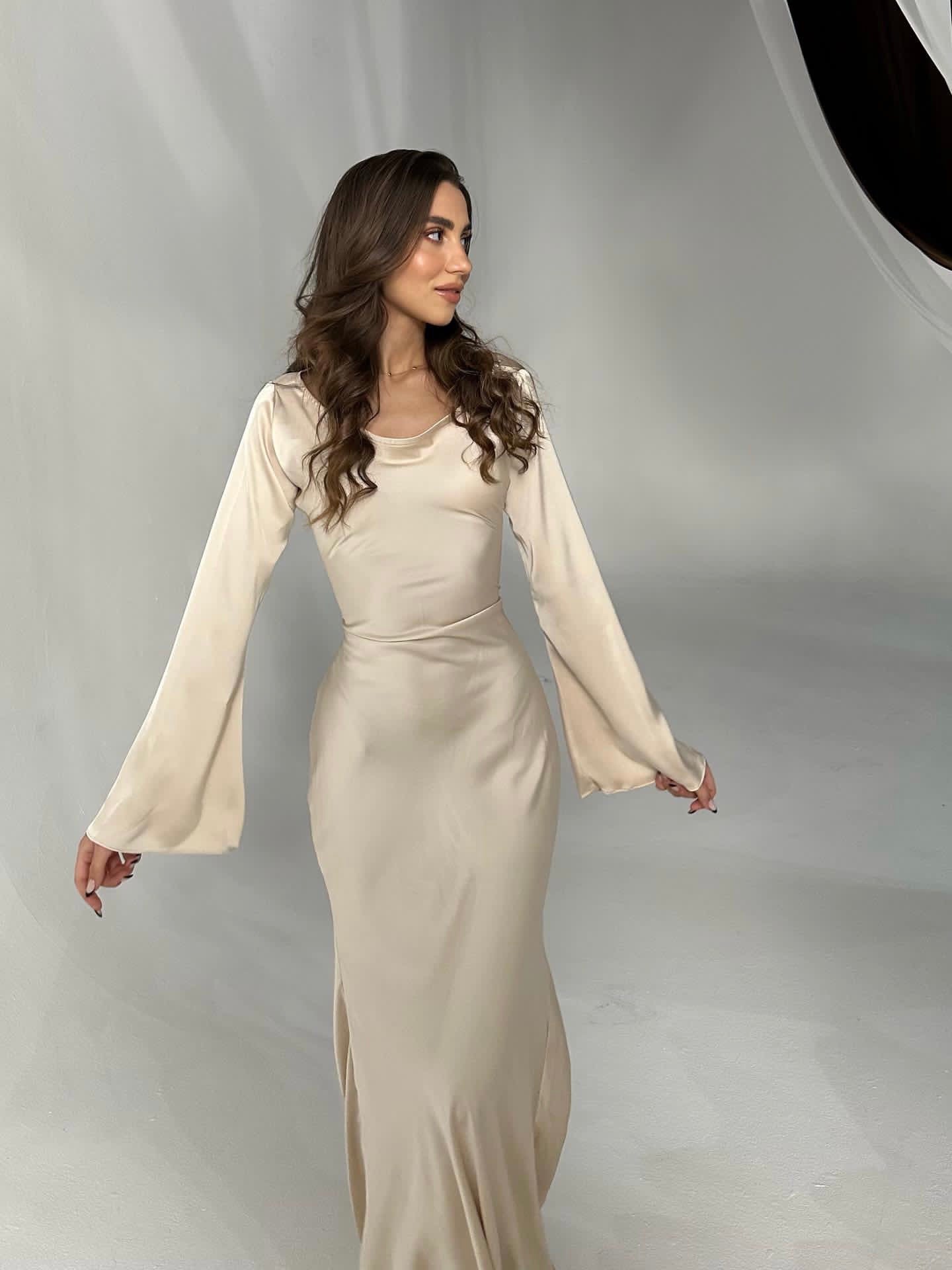 Vestido Maxi Volante de Manga Larga para Mujer | Elegancia Sin Esfuerzo