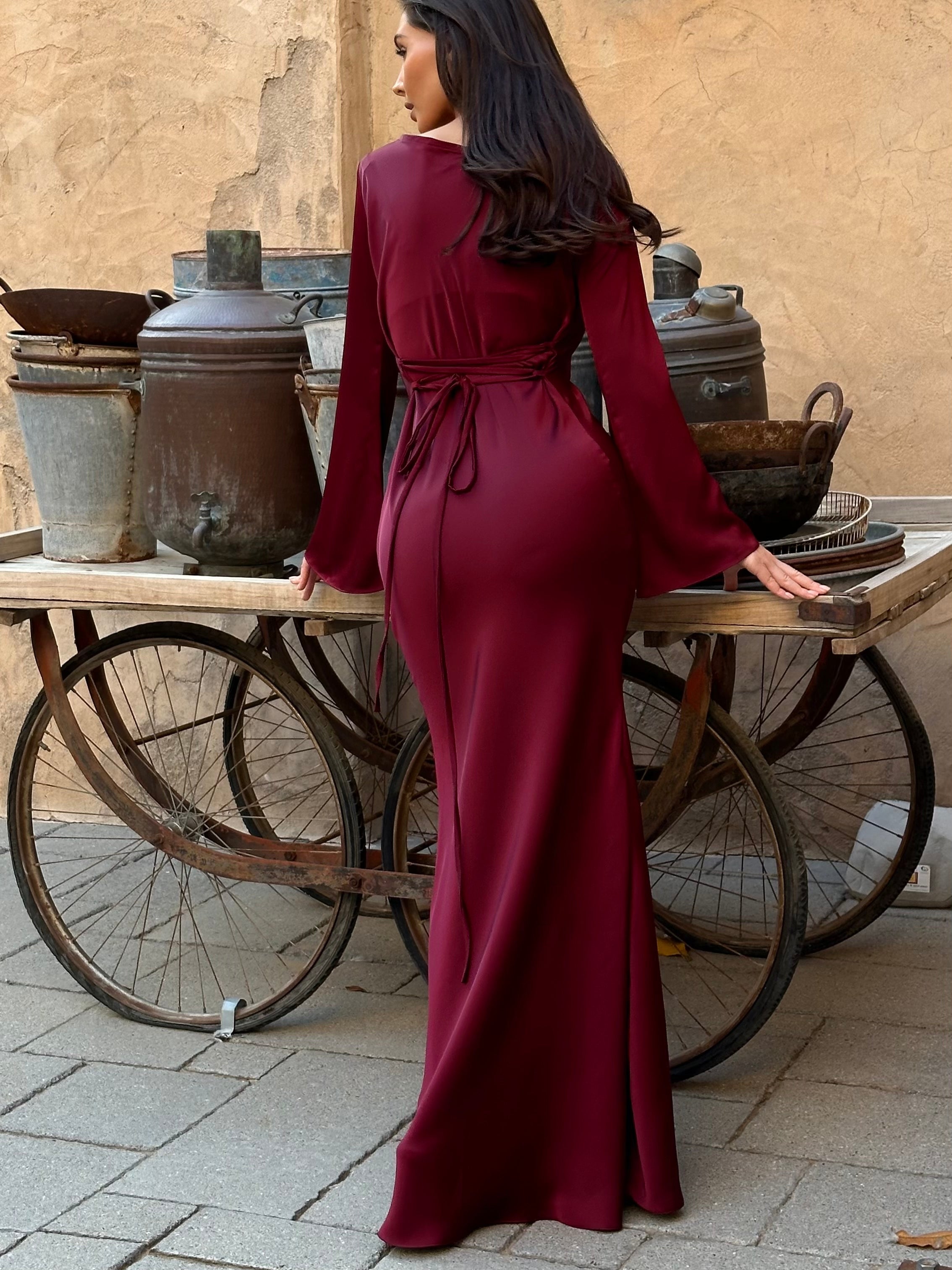 Vestido Maxi Volante de Manga Larga para Mujer | Elegancia Sin Esfuerzo
