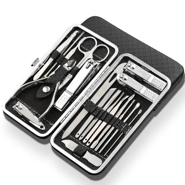 Manicure- en pedicureset van 19 stuks met etui