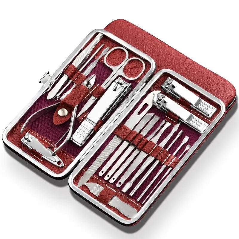Manicure- en pedicureset van 19 stuks met etui