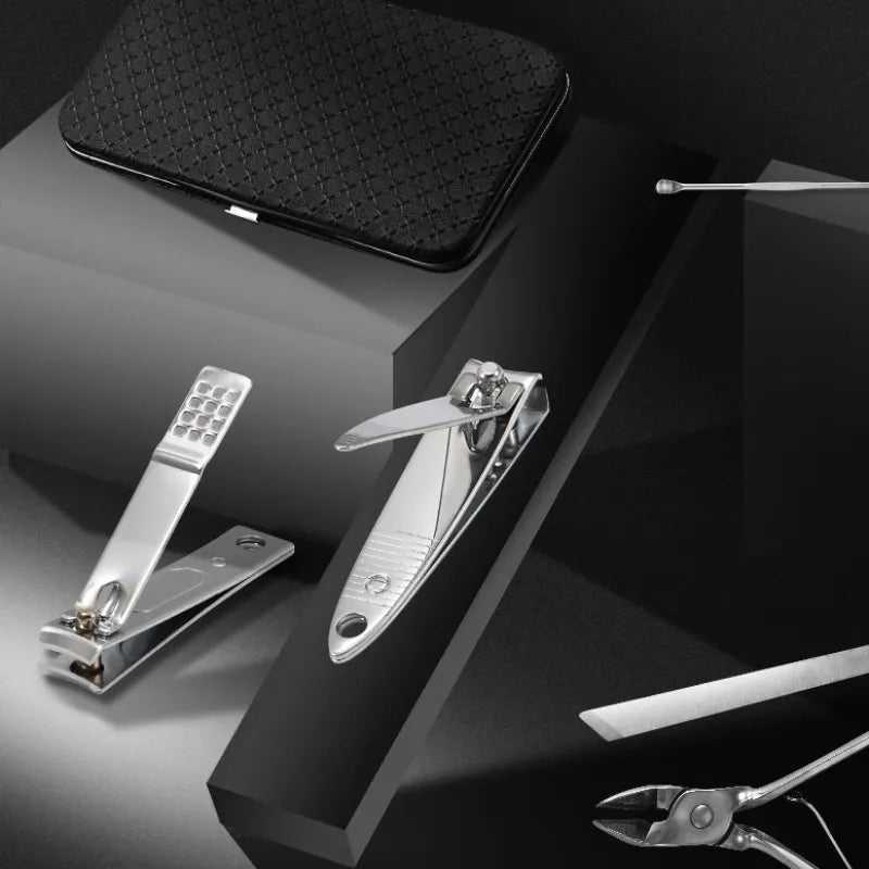 Manicure- en pedicureset van 19 stuks met etui