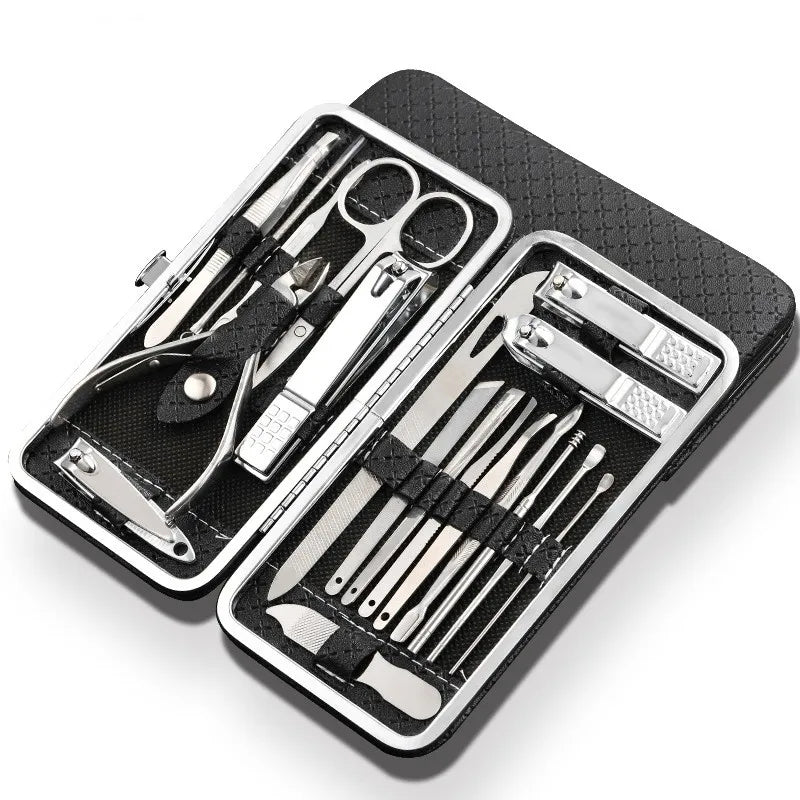 Manicure- en pedicureset van 19 stuks met etui