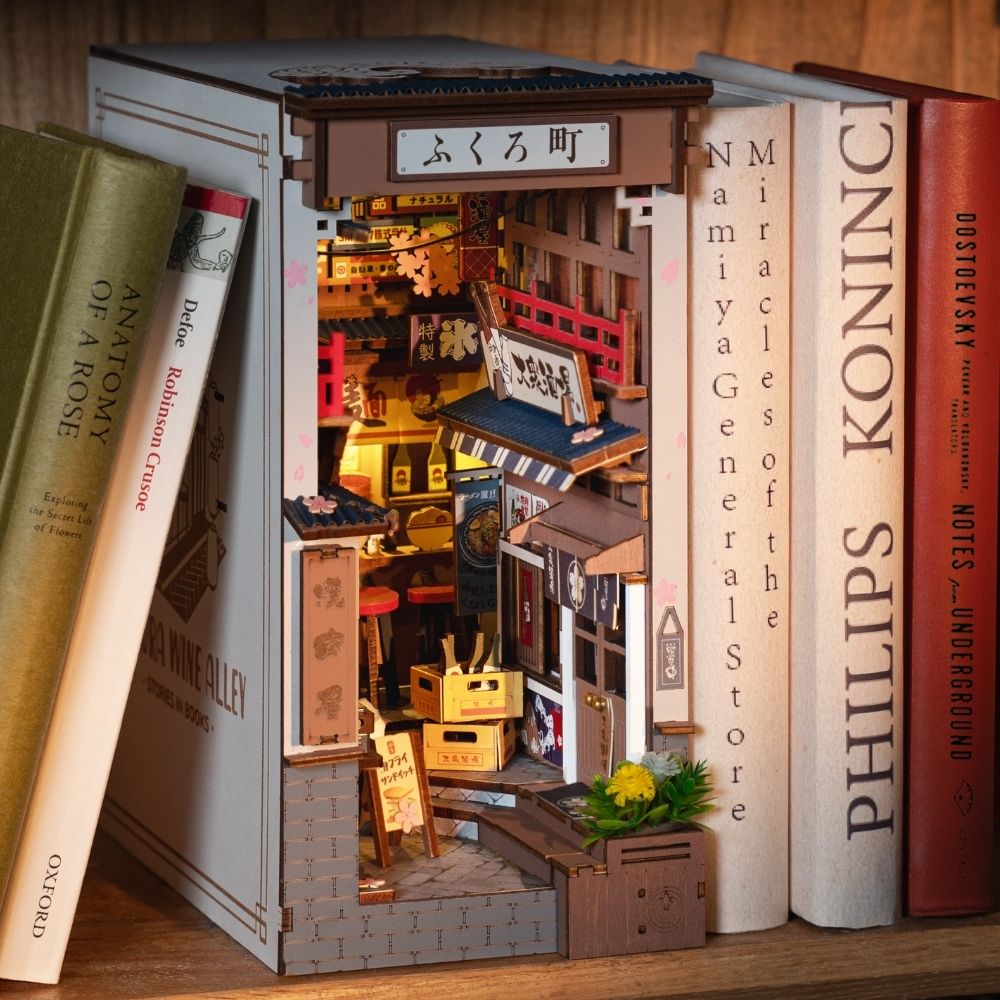 Maqueta Book Nook DIY Sakura Wine Alley de 249 piezas con luz LED