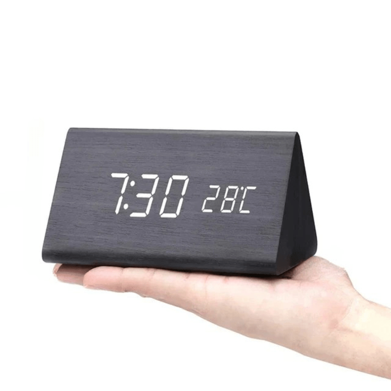 WoodSense Reloj de Madera LED – Controlado por Voz y Estiloso para Cualquier Espacio
