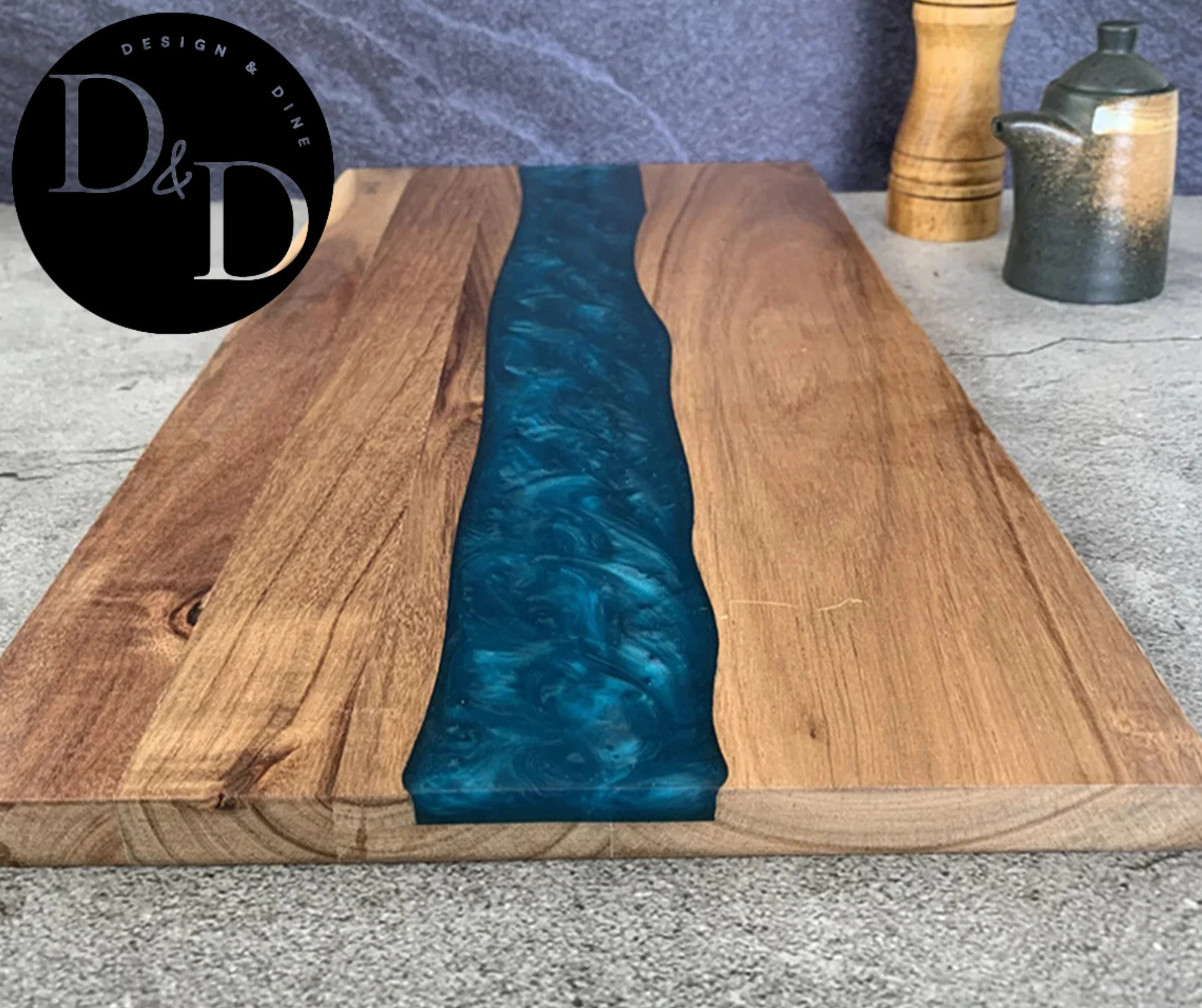 Tabla de madera y resina artesanal