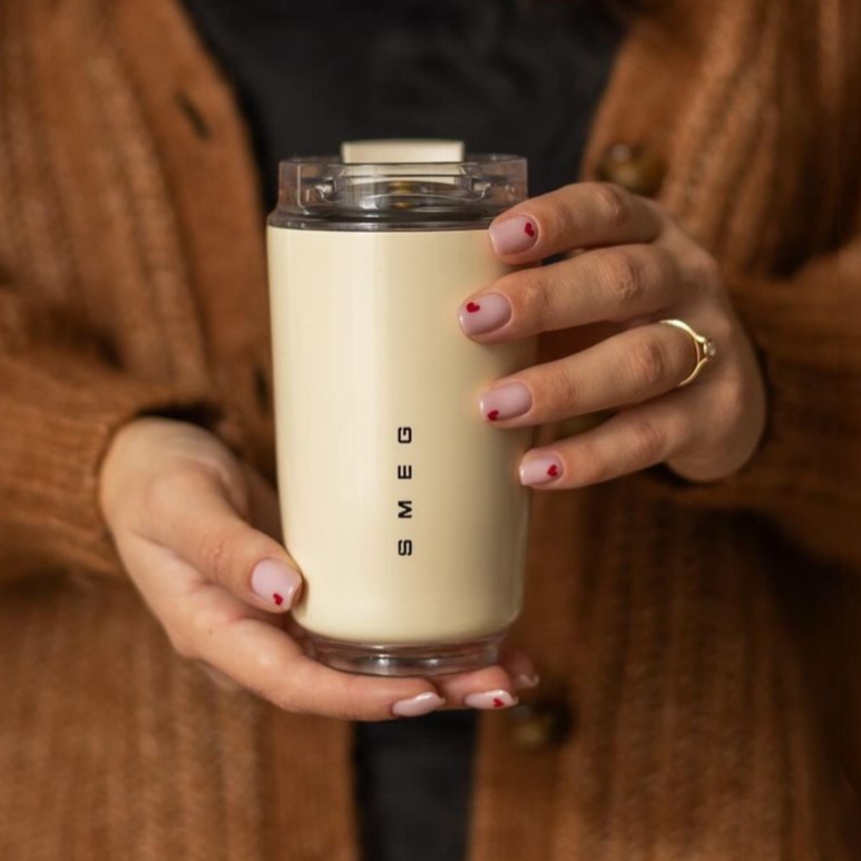 Elegante Taza Thermos - Estilo y Sostenibilidad